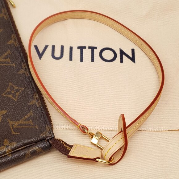 Authentic Louis Vuitton Pochette Accessories Monogram Shoulder Bag lux490-120925 - Picture 14 of 15